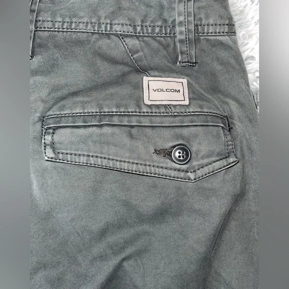VOLCOM Men’s pants olive green size 29